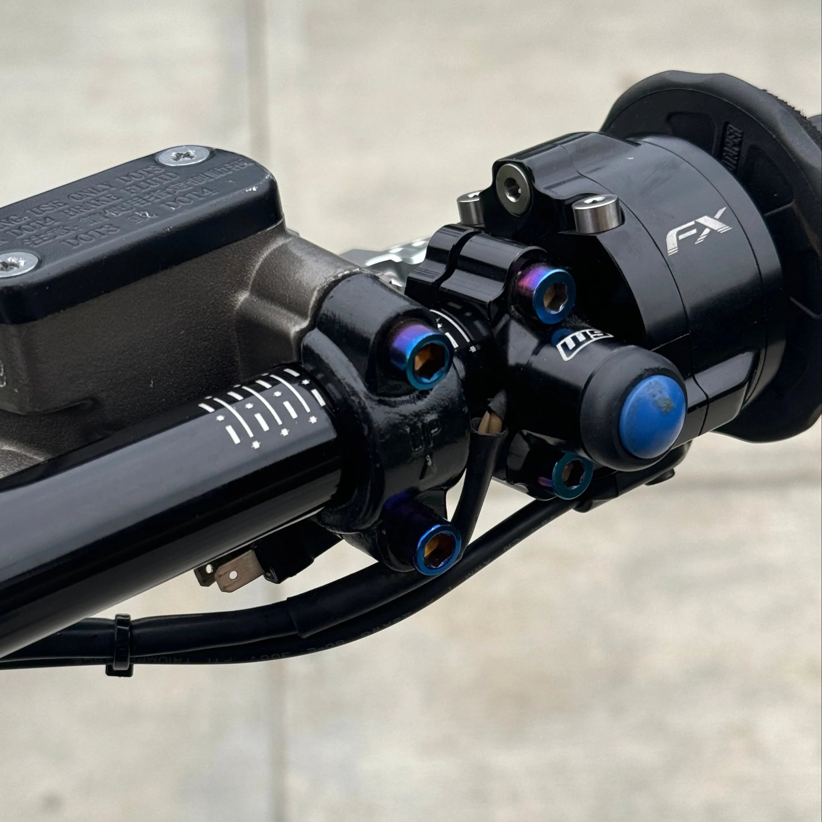 ultra bee brake mount titanium (set of 4)